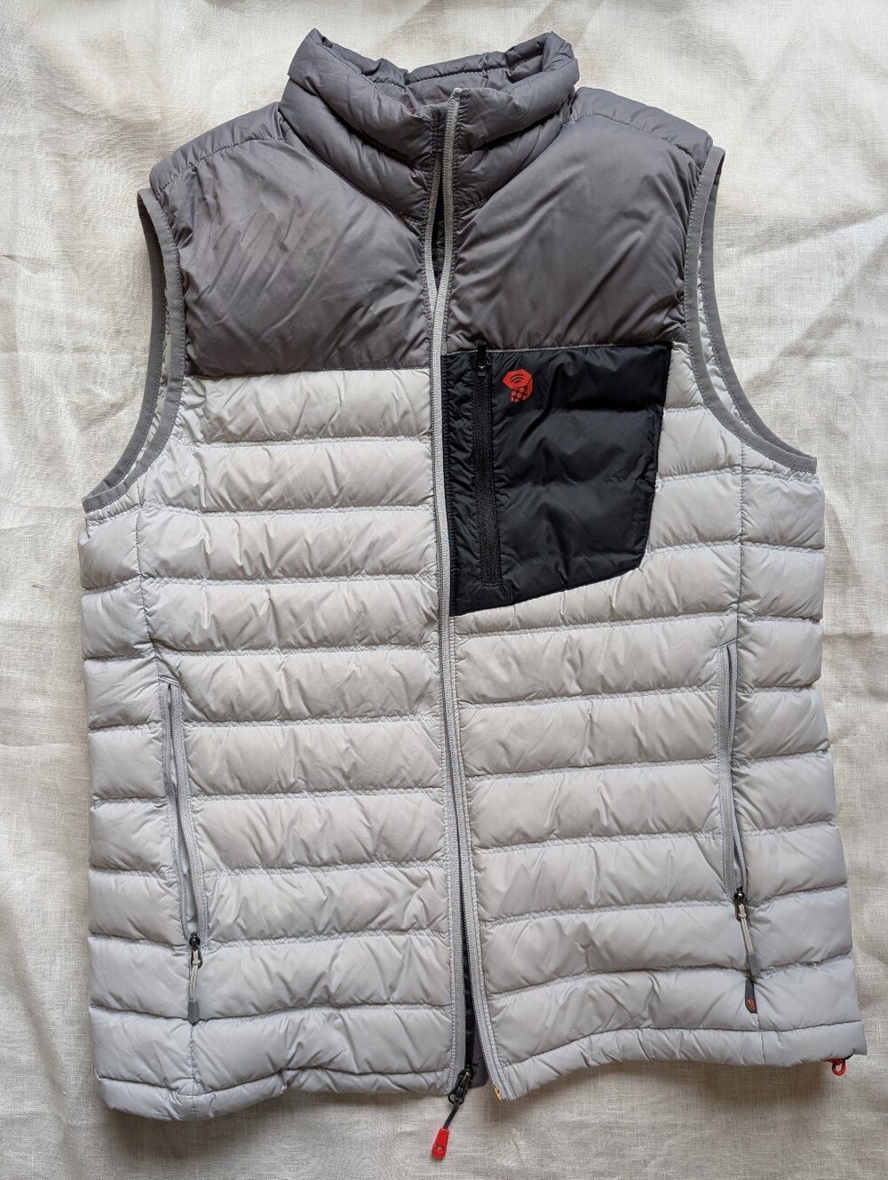 Mens Mountain HardwareQuilted Puffer Vest in Light Gray with Black Chest Pocket